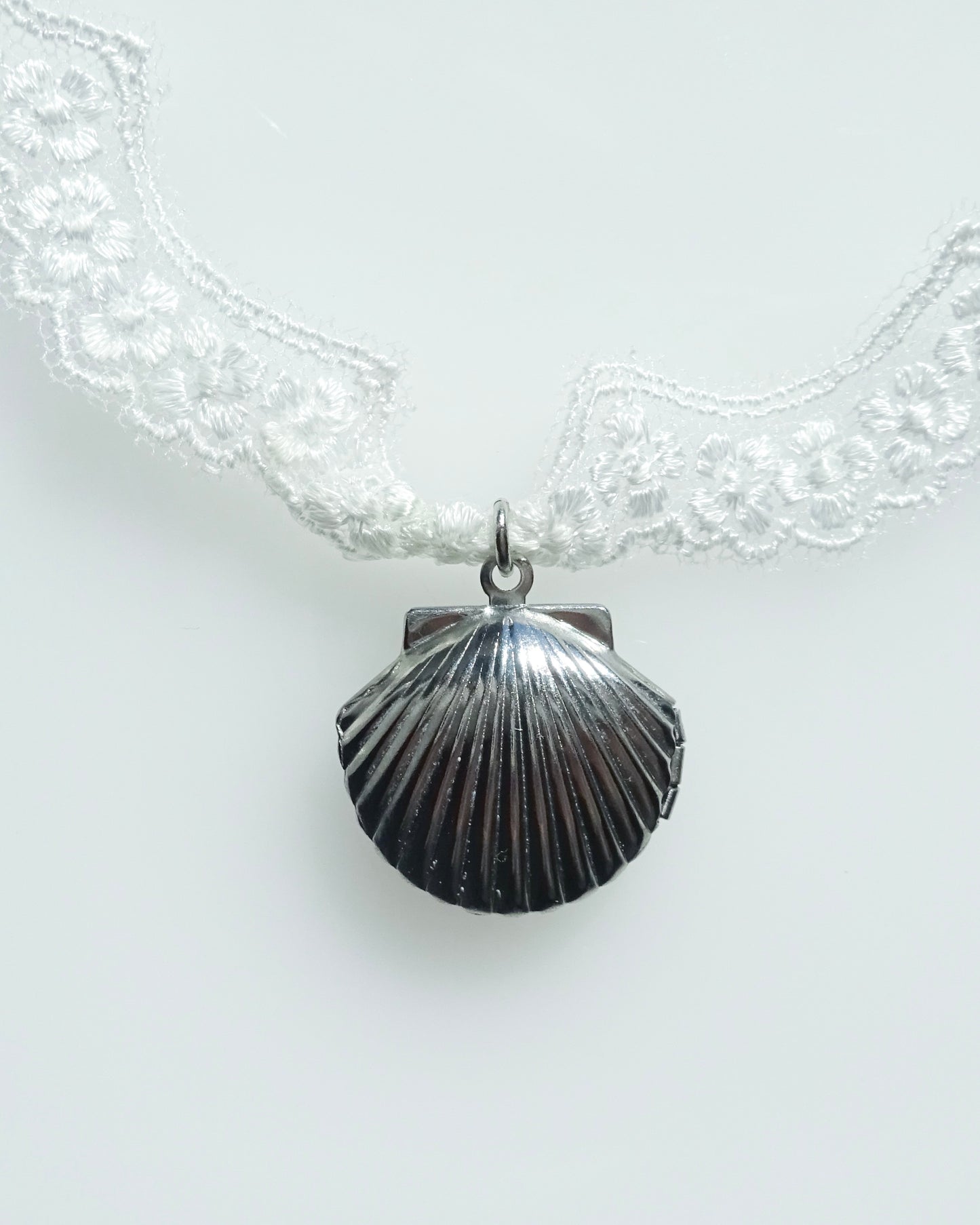 MERMAID_SHELL_NECKLACE