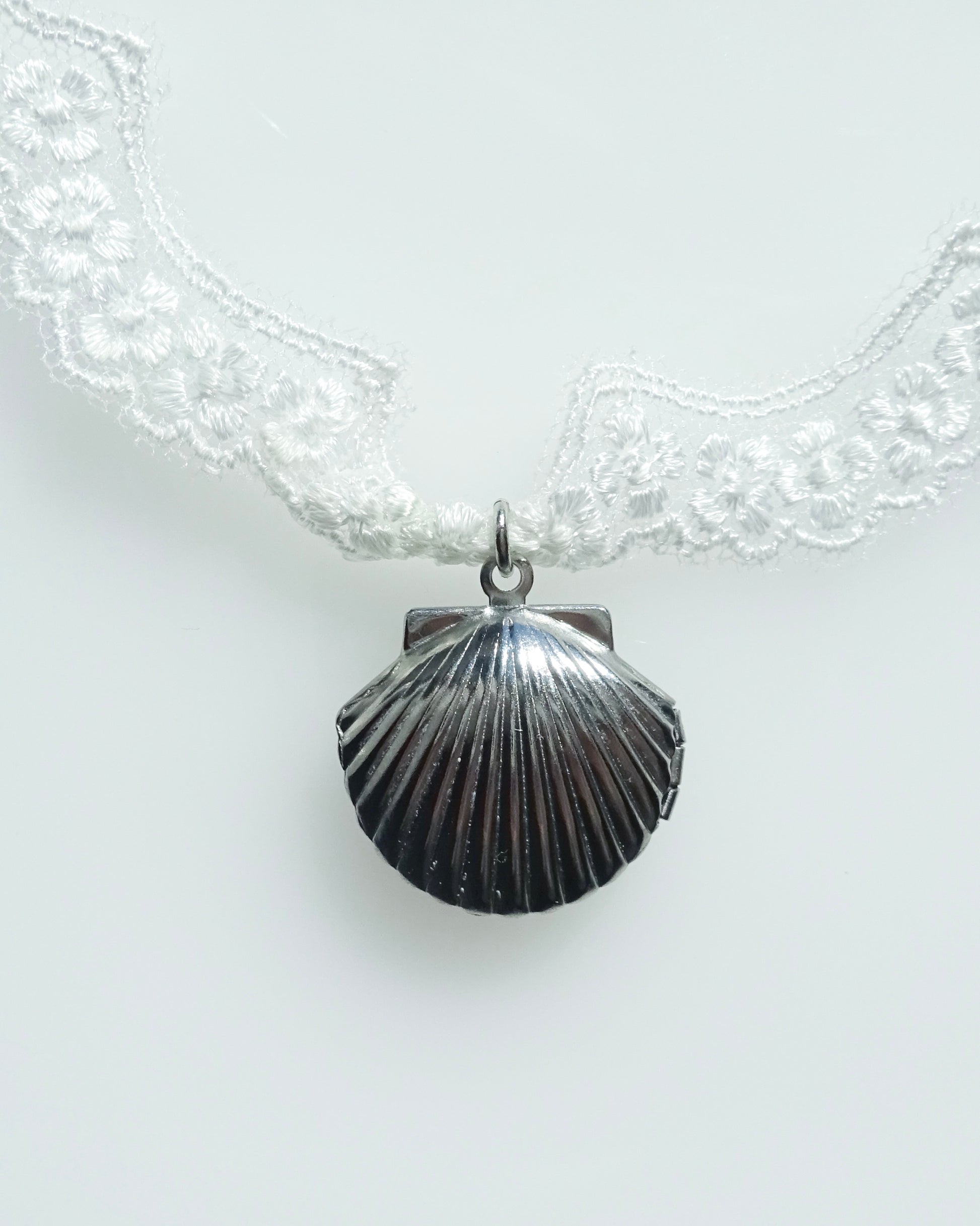 MERMAID_SHELL_NECKLACE